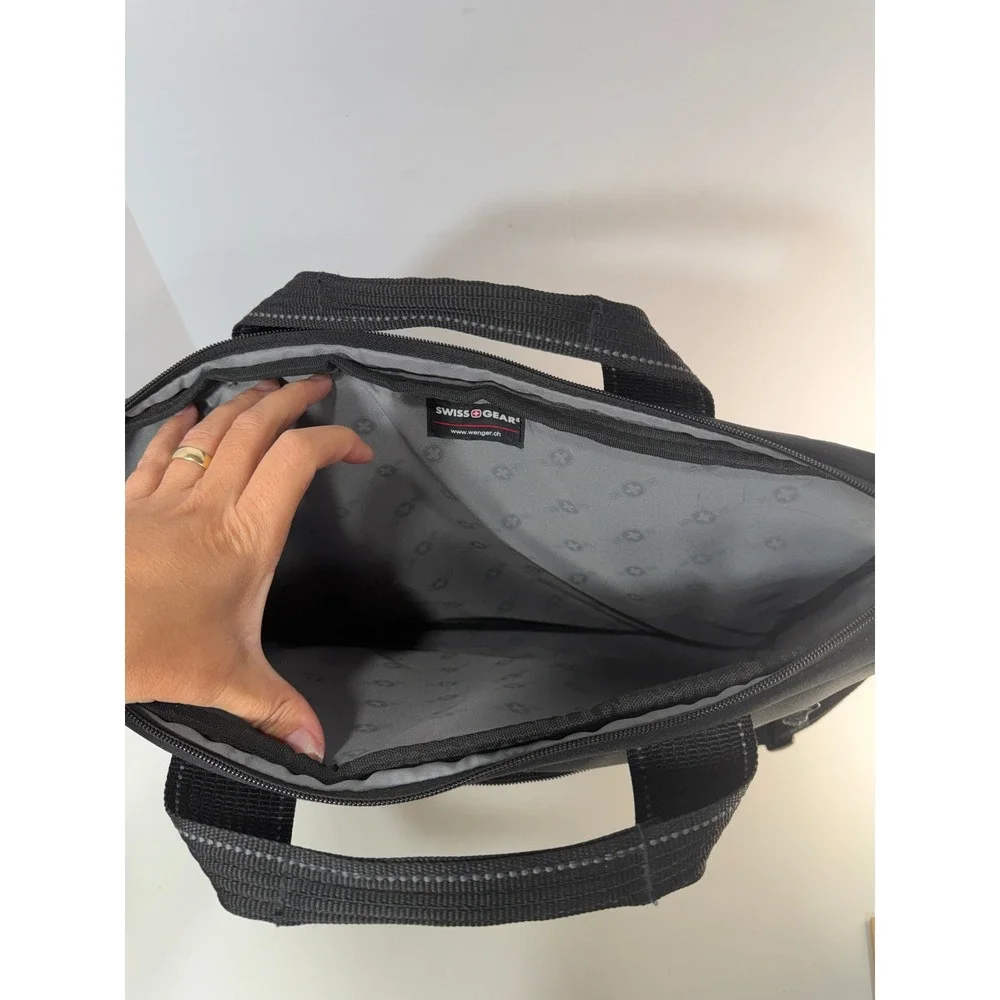 SwissGear The Sherpa Laptop Messenger Bag Black Blue Business Briefcase 27501060